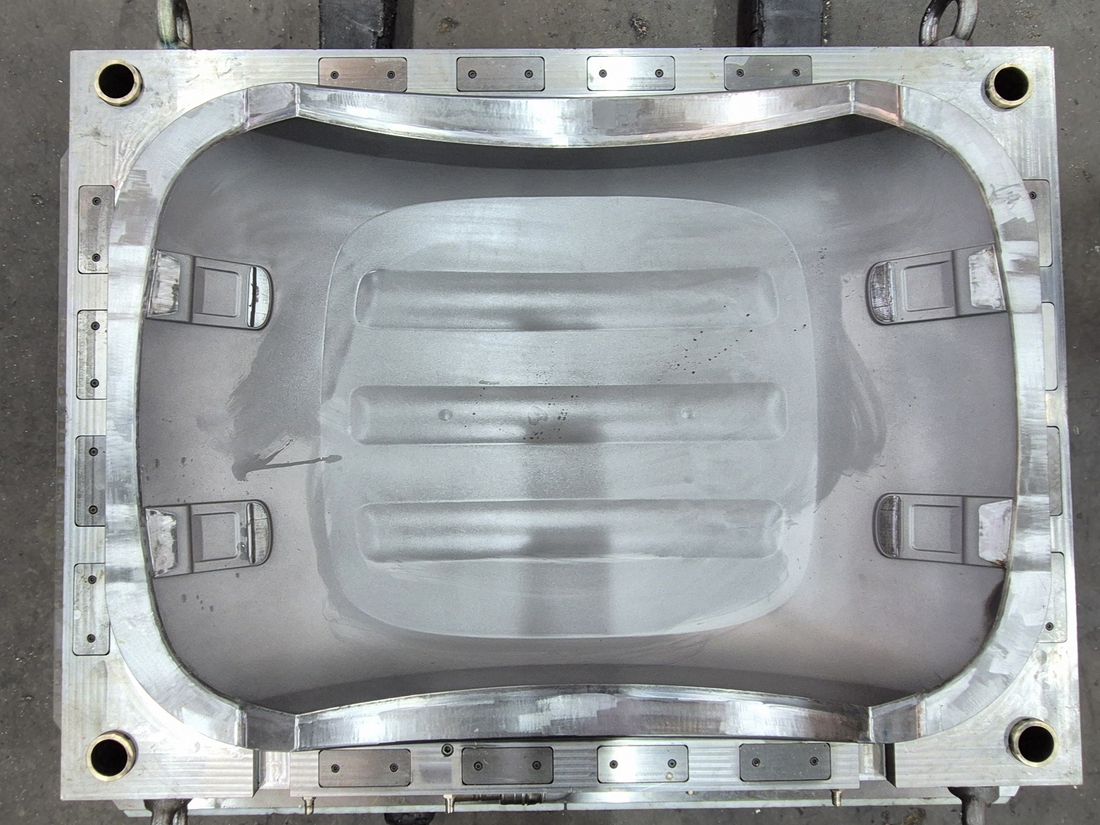 Empreinte de moule d’injection de grande dimension